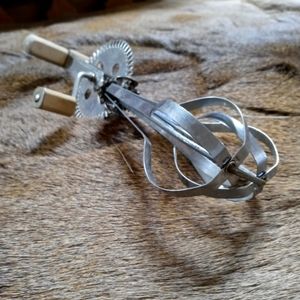 Vintage Antique High Speed Super Center Egg Beater
